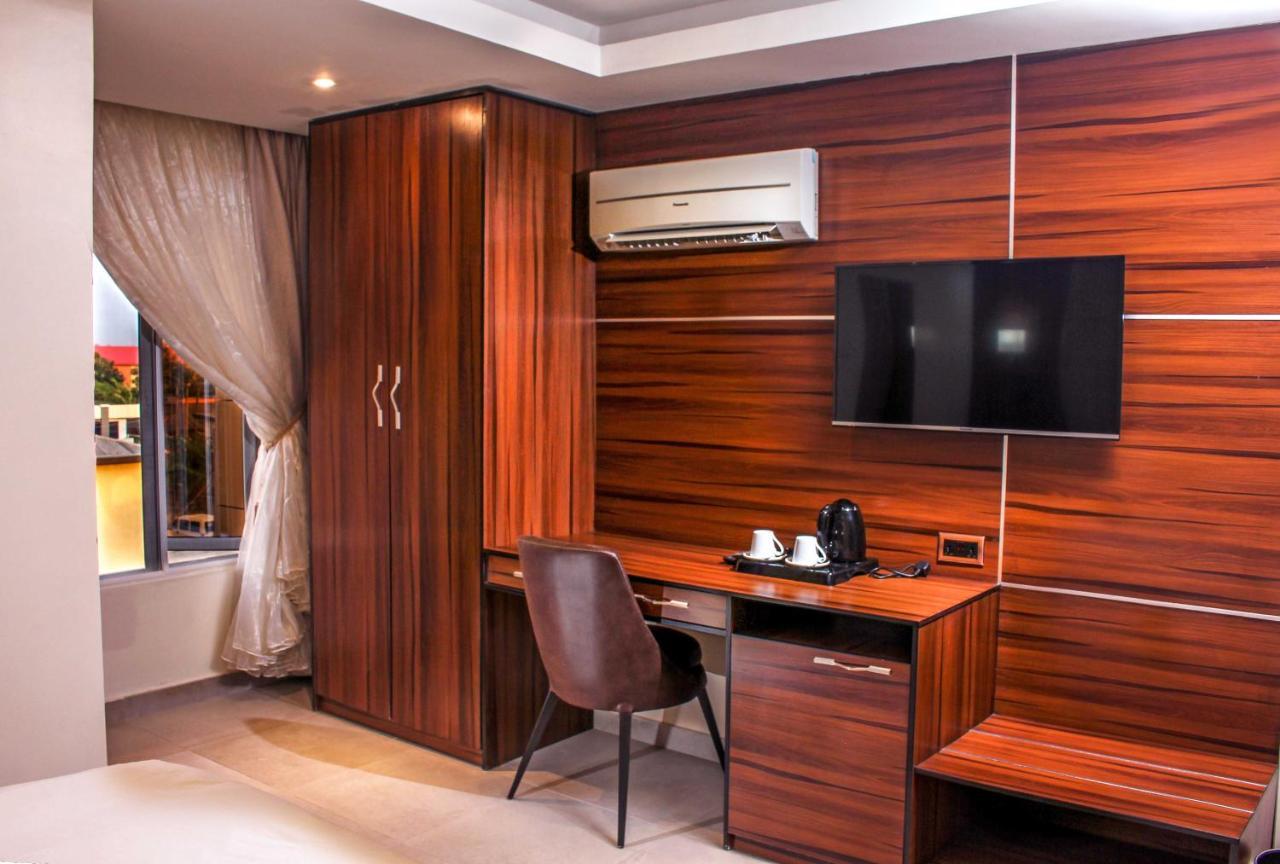 Joshesther Olive Hotel Ikeja Exterior foto